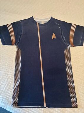 Star Trek Discovery Navy Short-Sleeve Tee with Gold Star Emblem